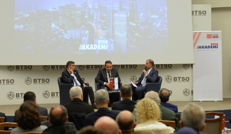 Yerli yatırımcı yurt dışına yöneldi! Gayrimenkul sektörünün geleceği tartışıldı - Bursa Hayat Gazetesi-2