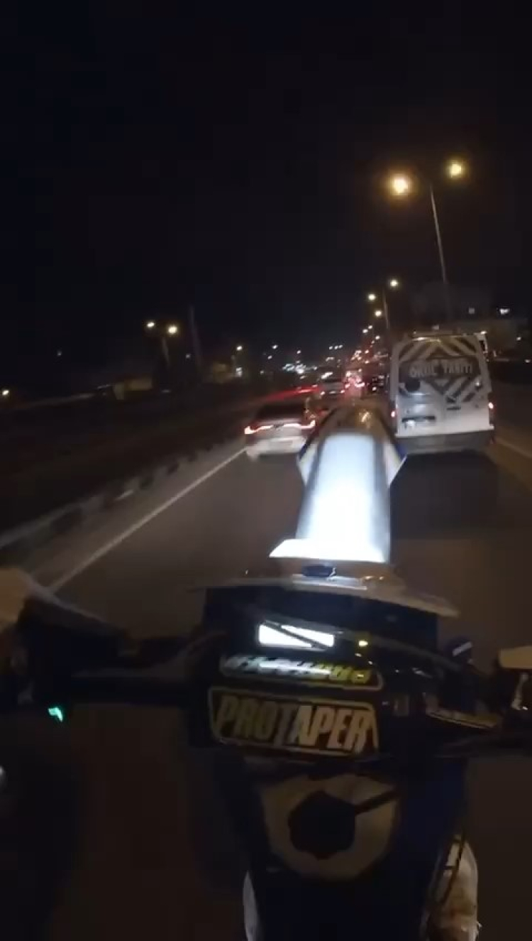 Bursa’da motosikletle trafikte terör estiren sürücü gözaltına alındı - Bursa Hayat Gazetesi-2
