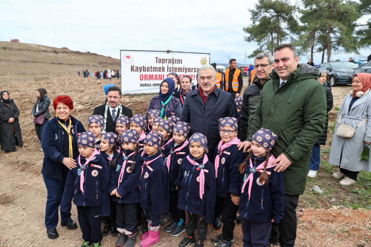 Bursa ve ilçelerinde binlerce fidan toprakla buluştu - Bursa Hayat Gazetesi-3