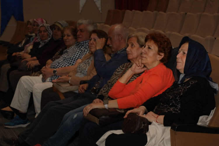 Feyzullah Çelebi ve Harun Beyaz’ın ilahi dinletileri gönülleri fethetti - Bursa Hayat Gazetesi-2