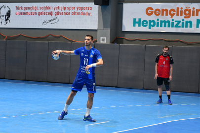 Nilüfer Belediyespor Erkek Hentbol Takımı zirve takibini sürdürdü