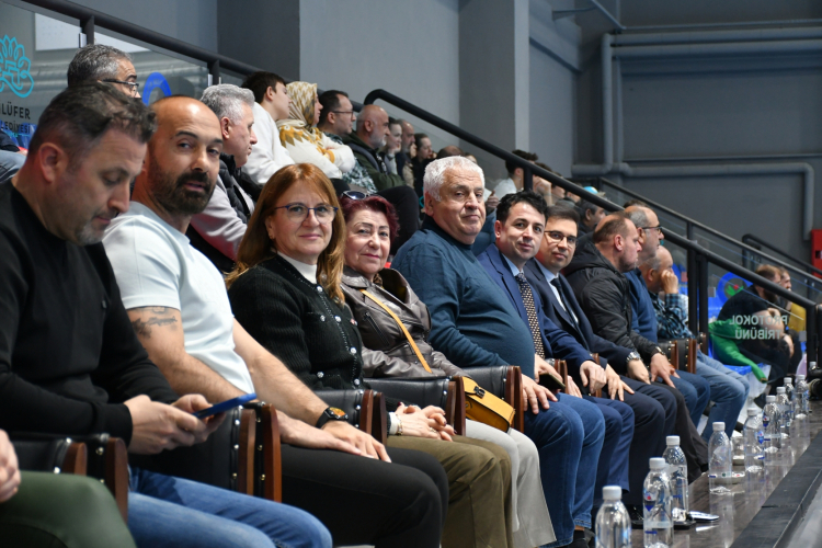 Nilüfer Belediyespor Erkek Hentbol Takımı zirve takibini sürdürdü - Bursa Hayat Gazetesi-3