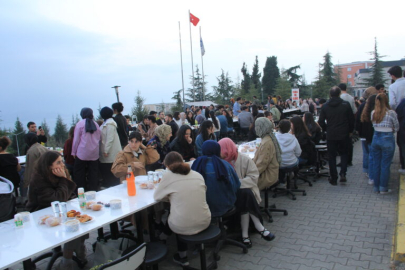 Üniversitede iftar organizasyonu sosyal bağlarını güçlendirdi
