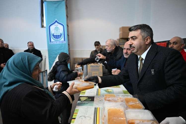 Yıldırım Belediye Başkanı Oktay Yılmaz, hemşehrileriyle iftar sofrasında buluştu - Bursa Hayat Gazetesi-2
