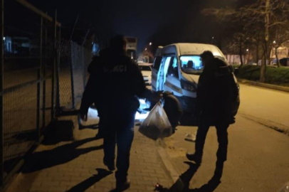 Bursa'da büfeye giren hırsızlar, bekçilerin kovalamacasıyla yakaladı!