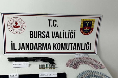 İznik’te şüpheli ticari takside yasaklı madde ve firari yakalandı