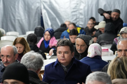 Osmangazi Belediye Başkanı Erkan Aydın vatandaşlarla iftar sofrasında buluştu