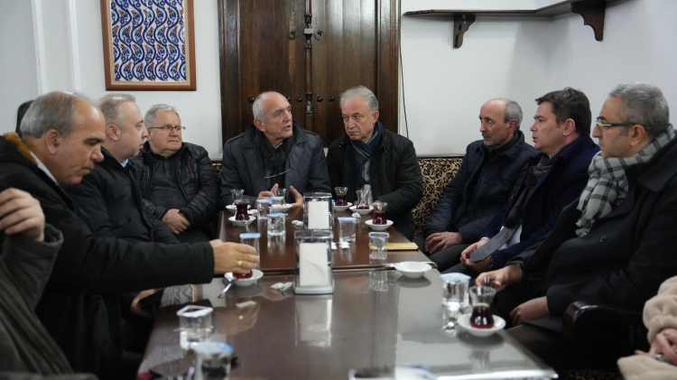 Osmangazi Belediye Başkanı Erkan Aydın vatandaşlarla iftar sofrasında buluştu - Bursa Hayat Gazetesi-3