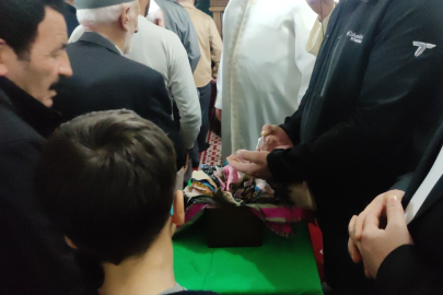 Orhangazi’de Kadir Gecesi Sakal-ı Şerif ziyarete açıldı