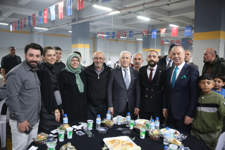 Başkan Mustafa Bozbey’den Yunuseli Mahallesi'nde gençlere halı saha müjdesi - Bursa Hayat Gazetesi-5
