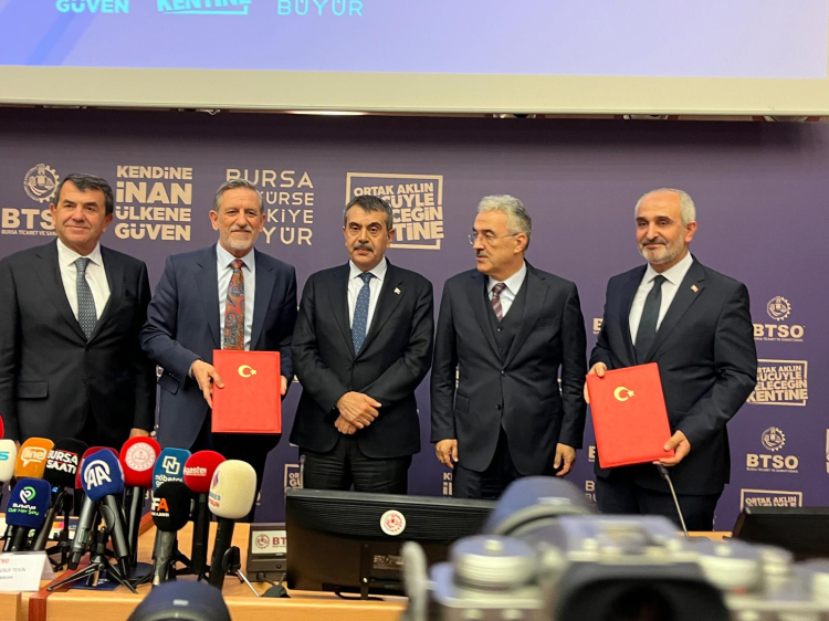 Bakan Tekin’den Bursa’da önemli açıklamalar! Meslek liselerinin müfredatı güncelleniyor -Bursa Hayat-4