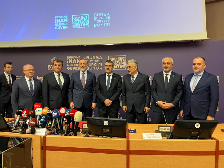 Bakan Tekin’den Bursa’da önemli açıklamalar! Meslek liselerinin müfredatı güncelleniyor -Bursa Hayat-3
