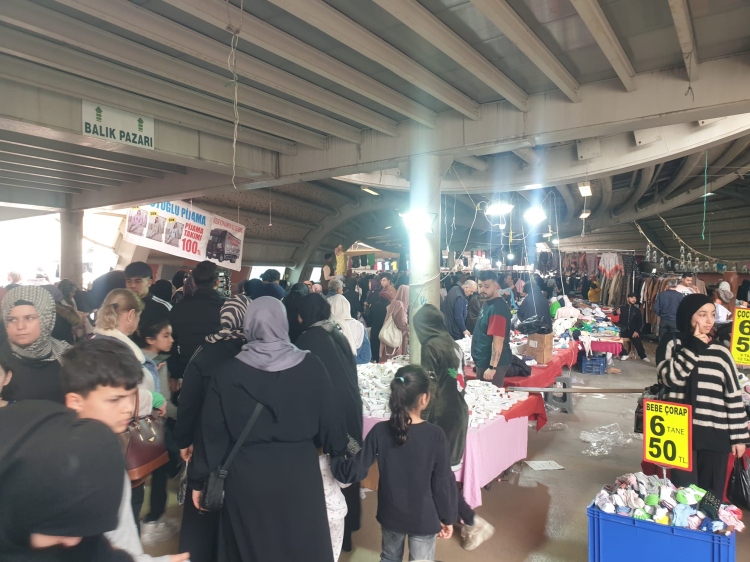 Merinos Sosyete Pazarı’nda bayram yoğunluğu! -Bursa Hayat-2