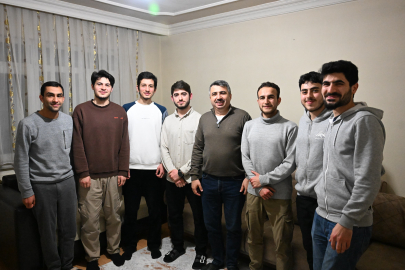 Yıldırım Belediye Başkanı Oktay Yılmaz, gençlerle sahur yaptı