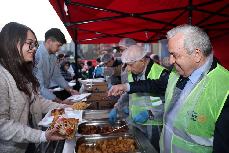 Ramazan boyunca Nilbel Kafe Koza’da öğrencilerle dayanışma iftarı - Bursa Hayat Gazetesi-4