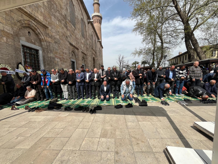Uludağ’daki otel yangınında acı kayıp! Baba ve oğlu defnedildi -Bursa Hayat-3