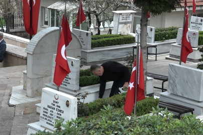 Bursa'da Şehitlik ziyaretleri: Aileler kabir temizliği yaptı