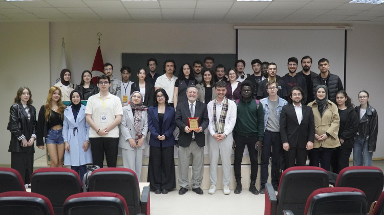 Emekli Büyükelçi Aydın Nurhan'dan gençlere tavsiye! 'Hemen harekete geçin' -Bursa Hayat-2