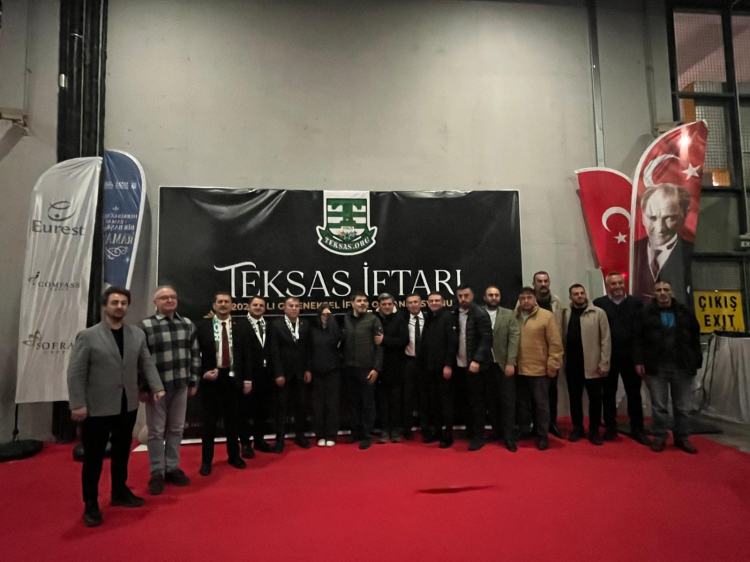 Bursaspor Divan Kurulu Başkanı Gökhan Tuzlacıoğlu: ‘Bursaspor sevdalıları övgüyü hak ediyor’ -Bursa Hayat-2