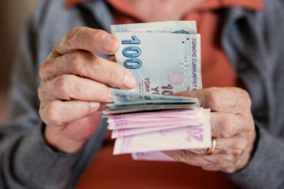 SGK açıkladı: Emekli bayram ikramiyesinde fark ödemeleri başlıyor