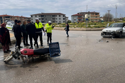 İznik’te otomobil ve motosiklet çarpıştı