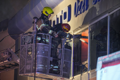 Bursa'da oto tamir ve yedek parça dükkanında yangın!