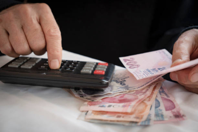3 aylık enflasyon farkı belli oldu! Memur ve emekliler ne kadar zam alacak?