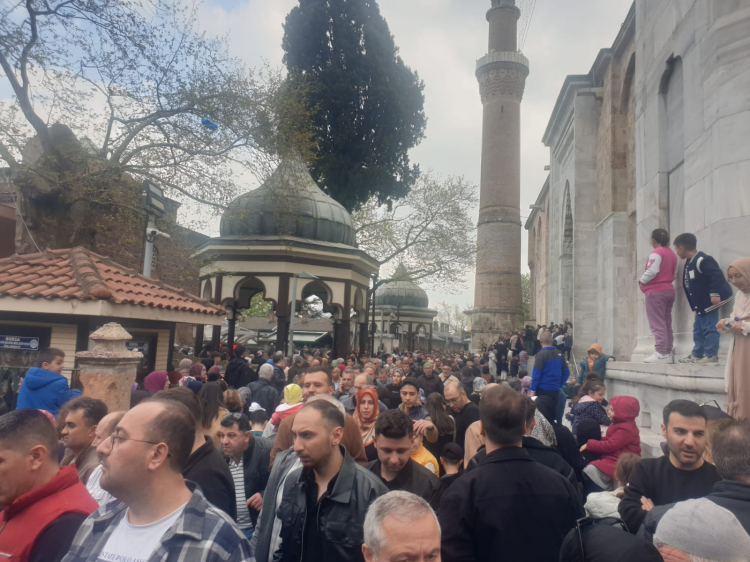 Bursalılar, bayramın ardından çarşıya akın etti -Bursa Hayat-2