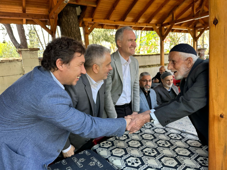 AK Parti heyeti, İnegöl Kemalpaşa Mahallesi’nde vatandaşlarla buluştu - Bursa Hayat Gazetesi-2