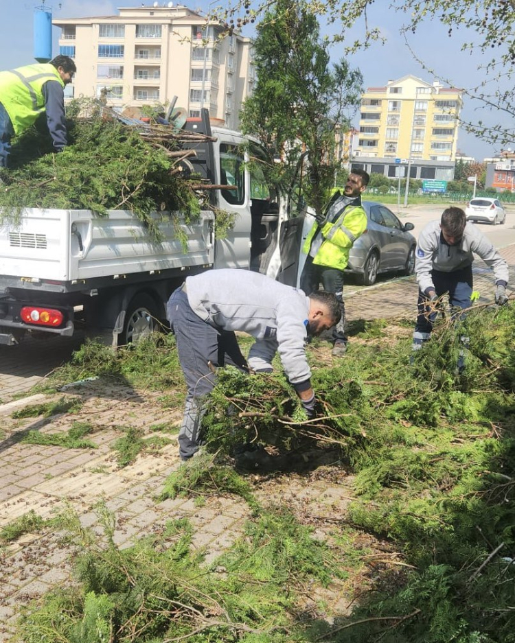 Bursa Büyükşehir Belediyesi 9 günlük tatilde temizlikten ödün vermiyor - Bursa Hayat Gazetesi-4