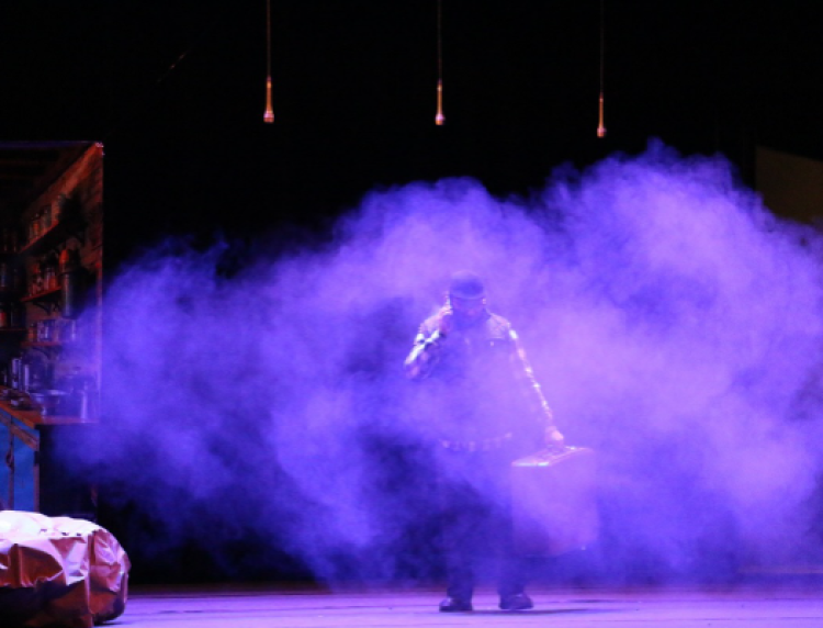 ‘Bavulun Laneti’ adlı tiyatro oyunu Tayyare Kültür Merkezi’nde sahnelendi -Bursa Hayat-2