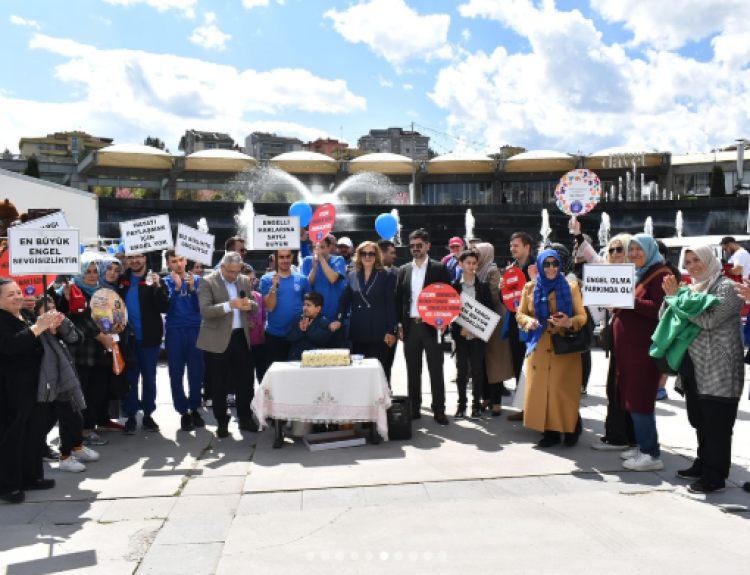 Bursa’da anlamlı etkinlik! Süslenen vosvoslarla şehir turu attılar -Bursa Hayat-3