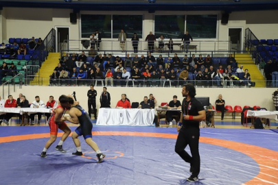 Bursa'nın yıldız güreşçileri U17 Türkiye Şampiyonası’ndan madalyalarla döndü