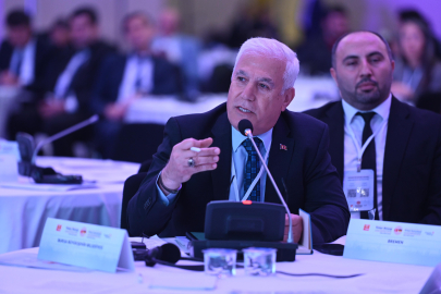 Başkan Mustafa Bozbey Türkiye-Almanya Kardeş Şehirler Zirvesi’nde konuştu