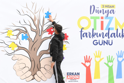 Bursa’da otizm farkındalık ağaçları ve el emeği ürünlerle farkındalık