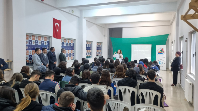 Bursa İnegöl’de 7. Üniversite ve Meslek Tanıtım Günleri yoğun ilgiyle gerçekleşti - Bursa Hayat Gazetesi-3