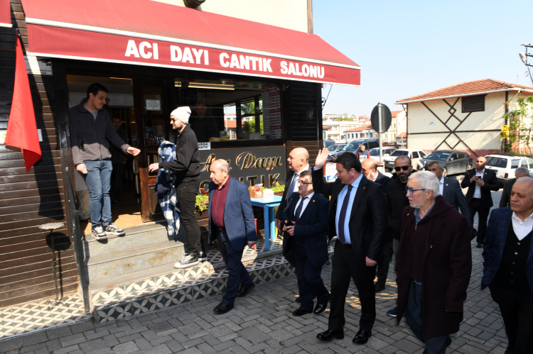 Bursa'da Kayıhan Çarşısı’nda sabah sohbeti! -Bursa Hayat-2