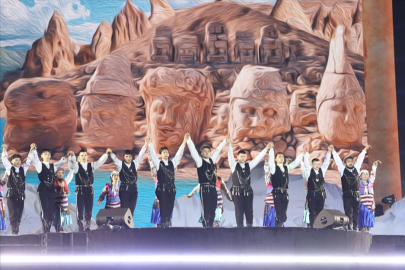 İnegöl Halk Dansları Topluluğu'ndan Kazakistan'da beğeni toplayan performans