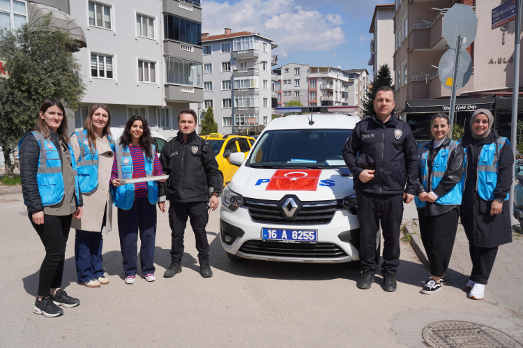 Orhangazi Belediyesi’nden polislere vefa: 180’inci yılda tatlı ikram edildi - Bursa Hayat Gazetesi-2