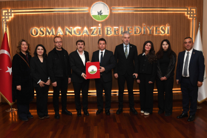 Osmangazi’nin basket sahaları gençlerin fırçasıyla renkleniyor