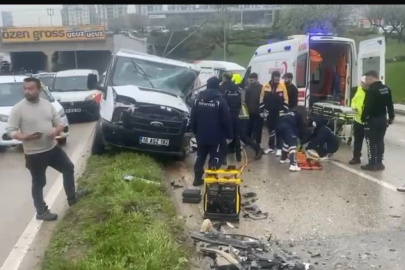 Bursa’da yağışla gelen feci kazada 1’i ağır 2 kişi yaralandı