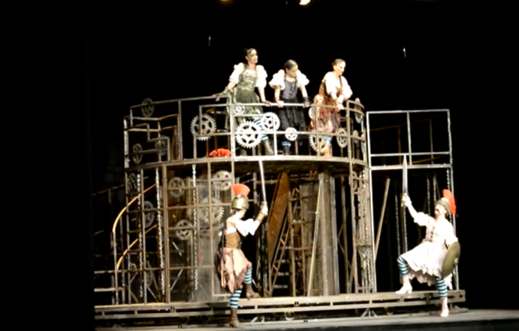 Bursa'da sahnelenen 'Lysistrata' oyunu ile Antik Yunan'a yolculuk -Bursa Hayat-2