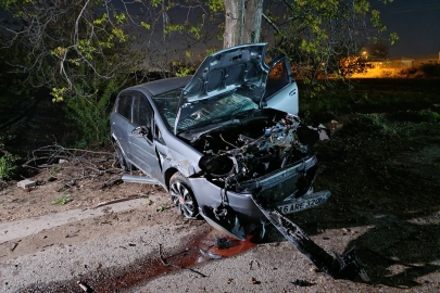 Bursa İnegöl'de feci çarpışma: 1’i ağır 2 yaralı