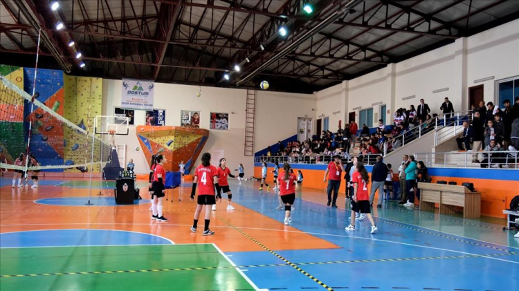 İnegöl’de spor coşkusu: Kupa ve madalyalar sahiplerini buldu - Bursa Hayat Gazetesi-2
