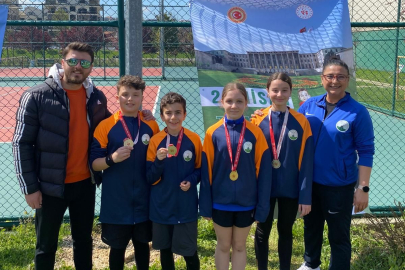 Osmangazi Belediyespor’un genç raketleri ödülleri topladı