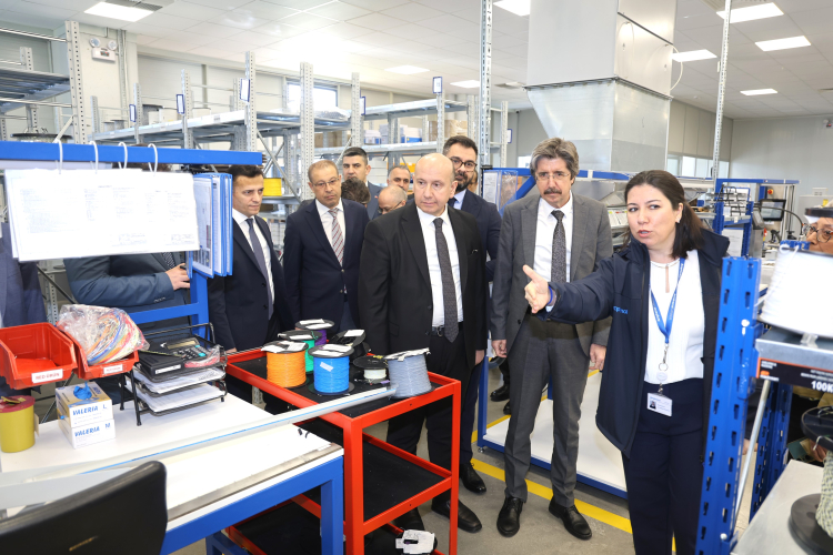 Bursa'da ÜNİMEK programı ile gençler, kariyerlerine güçlü bir başlangıç yaptı -Bursa Hayat-2