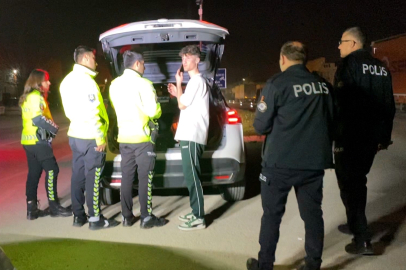 Bursa’da 18 yaşındaki ehliyetsiz sürücünün kaçışı kazayla son buldu