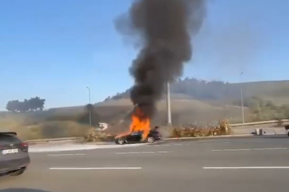 Bursa otobanı gişelerinde korkutan yangın! Otomobil küle döndü