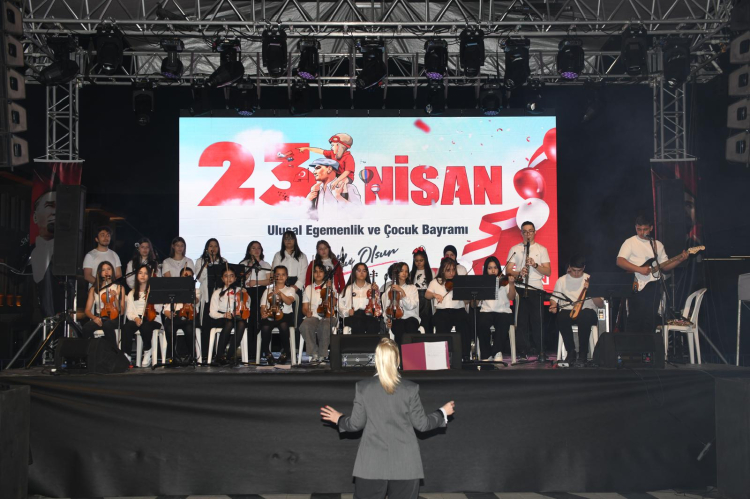 Osmangazi'nin genç yeteneklerinden melodi dolu 23 Nisan eğlencesi - Bursa Hayat Gazetesi-3