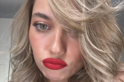 Afra Saraçoğlu'ndan radikal değişim